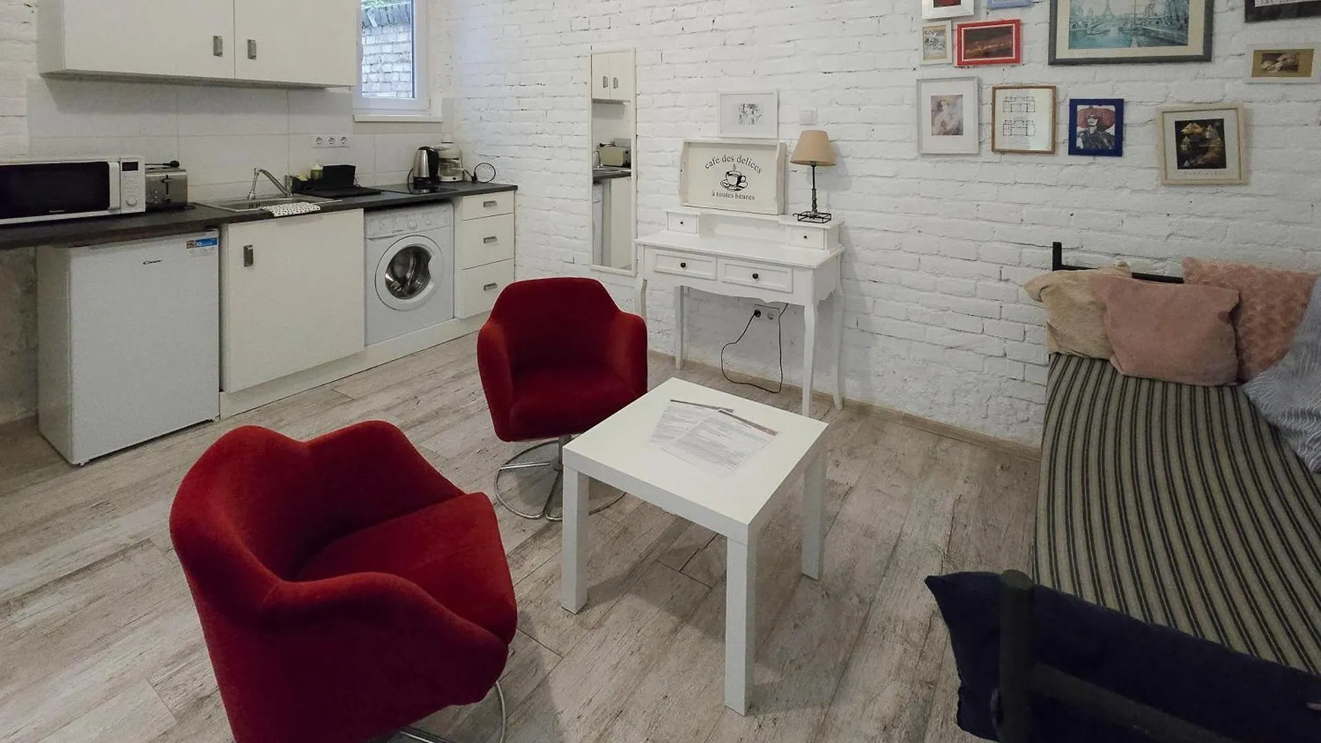 Wolf Apartment With Terrace Boedapest