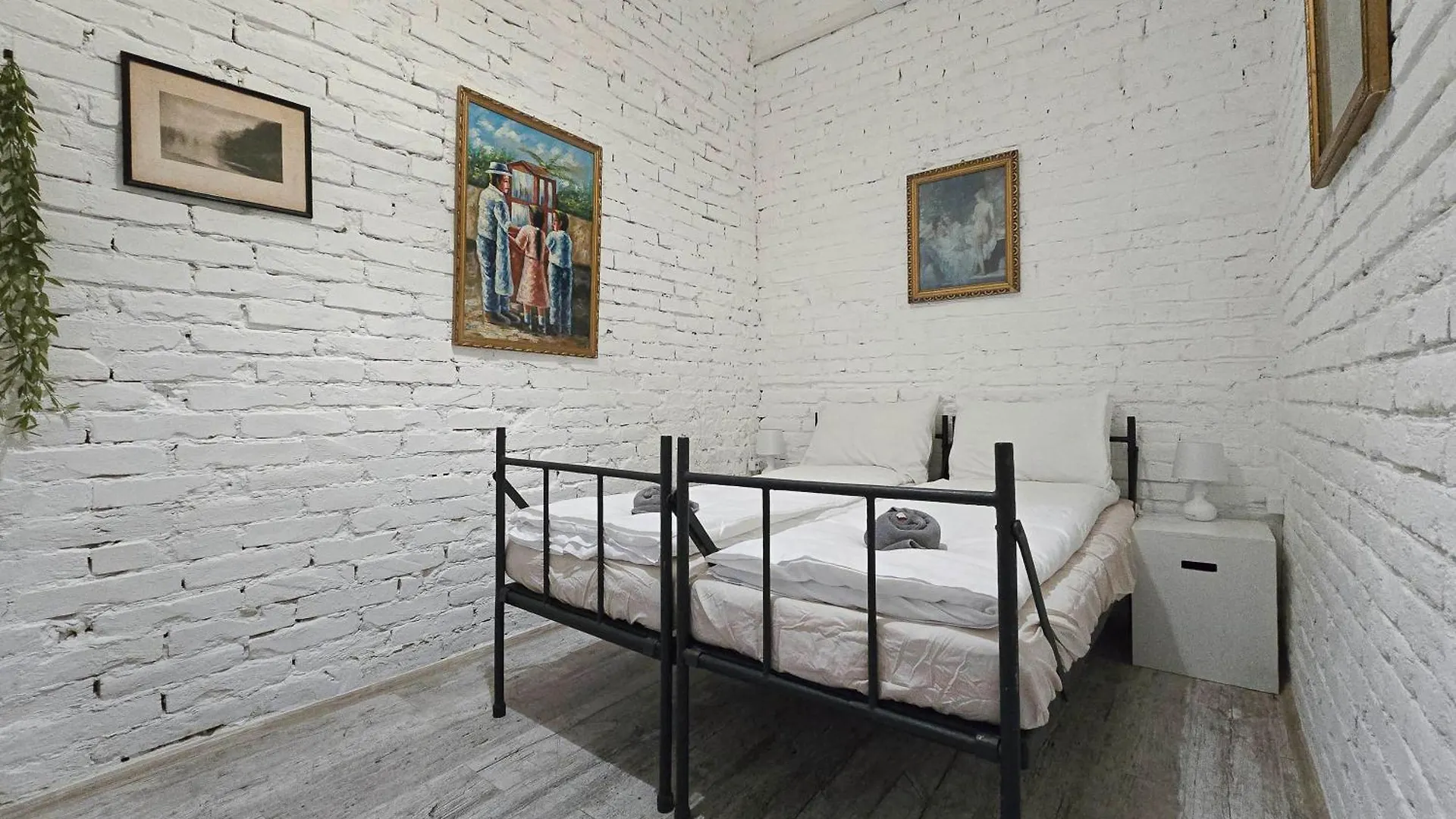 Wolf Apartment With Terrace Boedapest